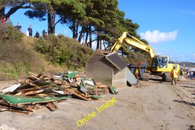 Foto 6x4 Aufräumaktion Mudeford Eine große Anzahl Strandhütten wurden d c2014