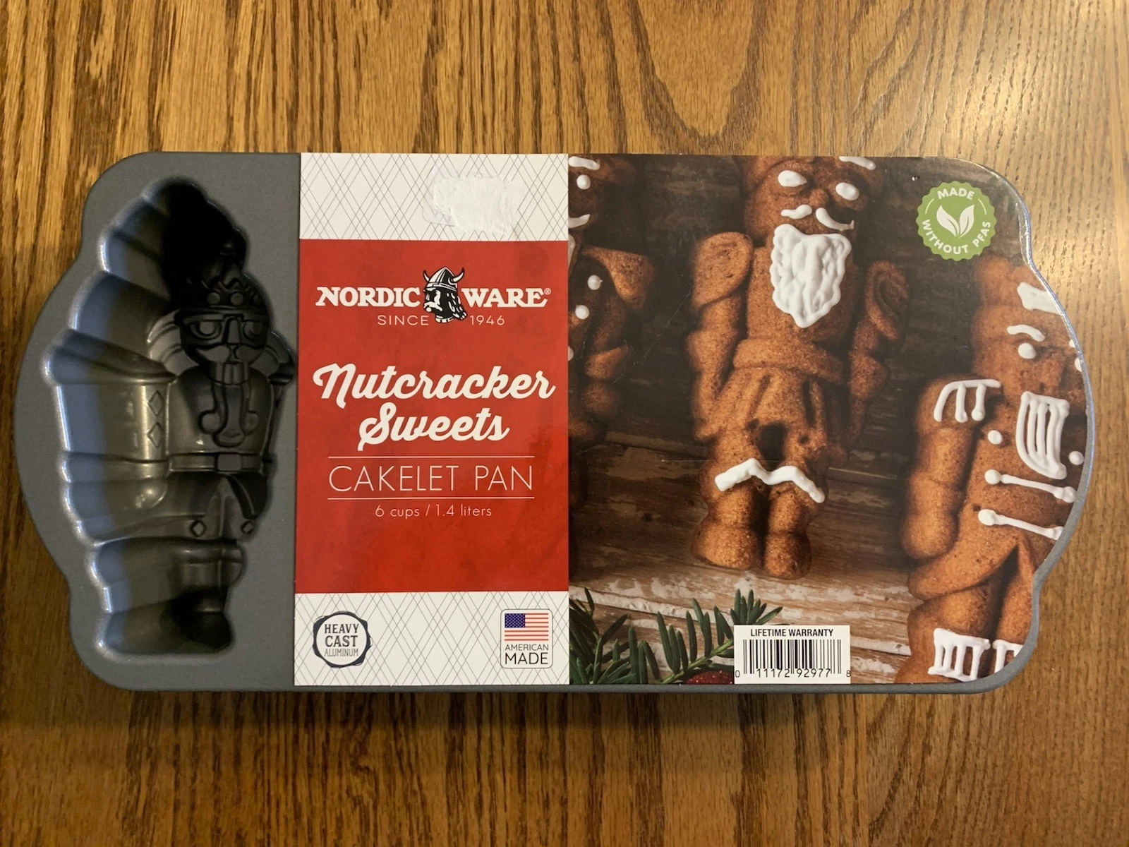 NORDIC WARE Nutcracker Sweets CAKELET PAN (6 Cup Capacity) NWT