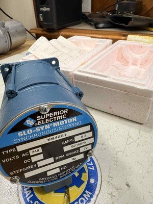 Superior Electric SLO-SYN SS422T Stepper Motor 240V 72RPM 0.3A NOS in Box