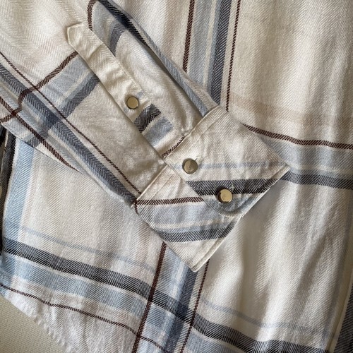 White House Black Market Long Sleeve Blue White Plaid Shirt Thin Flannel Size 10 - Picture 4 of 7