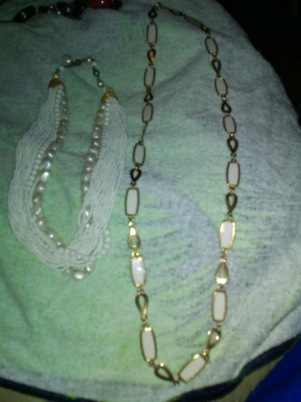 Lot Of 2 Vintage Necklaces