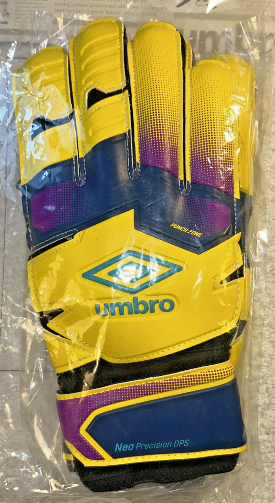 Umbro Goalkeeper Gloves Neo Precision with Digit Protection Size 9 Yellow/Purple