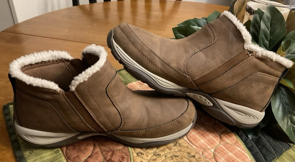 Bota Easy Spirit feminina épica com zíper no tornozelo conhaque 9,5 - Imagem 3 de 4