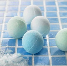 Fizzy Bath Bomb with Pearl Item inside
