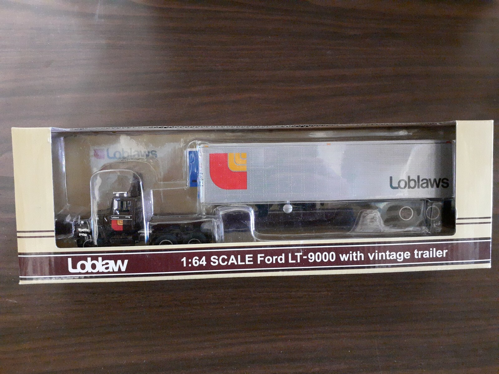 DCP 33452 Loblaw Ford LT 9000 Vintage Reefer Trailer 1/64