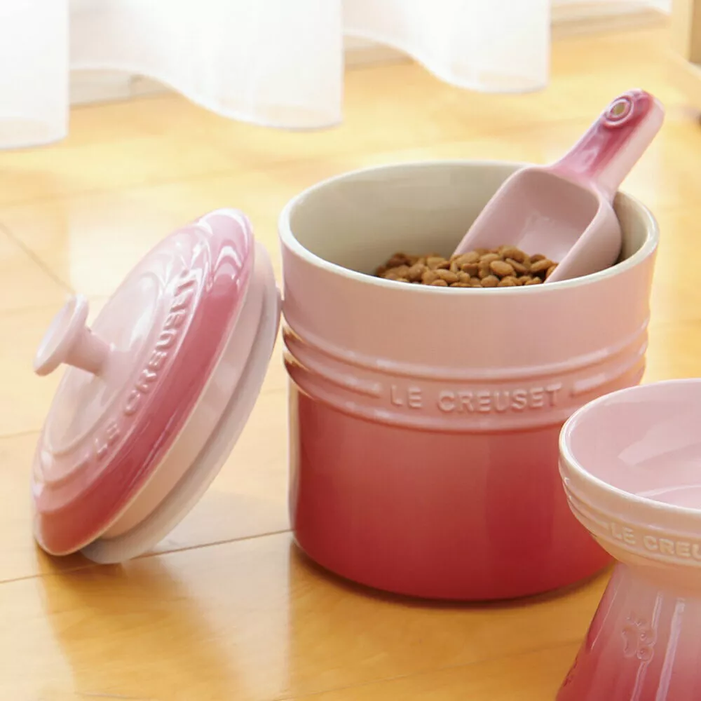 Le creuset pet food container top