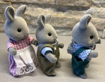 Sylvanian Families Babblebrook Grey Rabbit Family Tomy 1st Edition