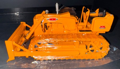 Minneapolis-Moline SCT 233 Highly Detailed Two Star Crawler with Blade - Picture 11 of 13
