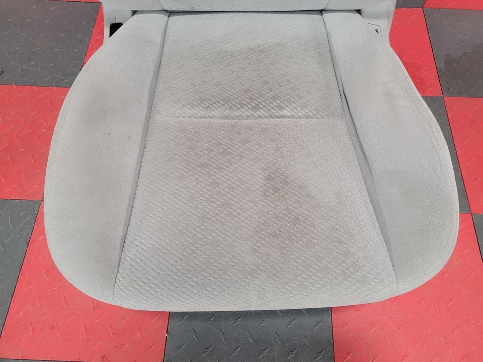 07-13 雪佛兰 Avalanche 原始设备制造商 左前驱动 动力布座椅 (钛 83D) — 第 2/4 张图片