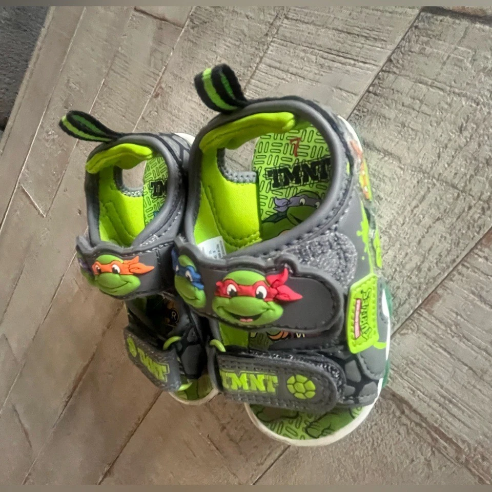 Zapatos para niños Teenage Mutant Ninja Turtles talla 7 Foto 3 de 4