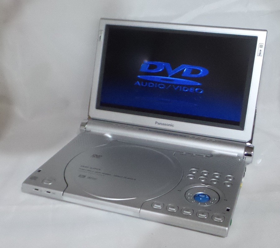 パナソニック　ポータブルDVDプレイヤー　DVD-LA95 パナソニック ポータブルDVDプレイヤー DVD-LA95 - メルカリ
