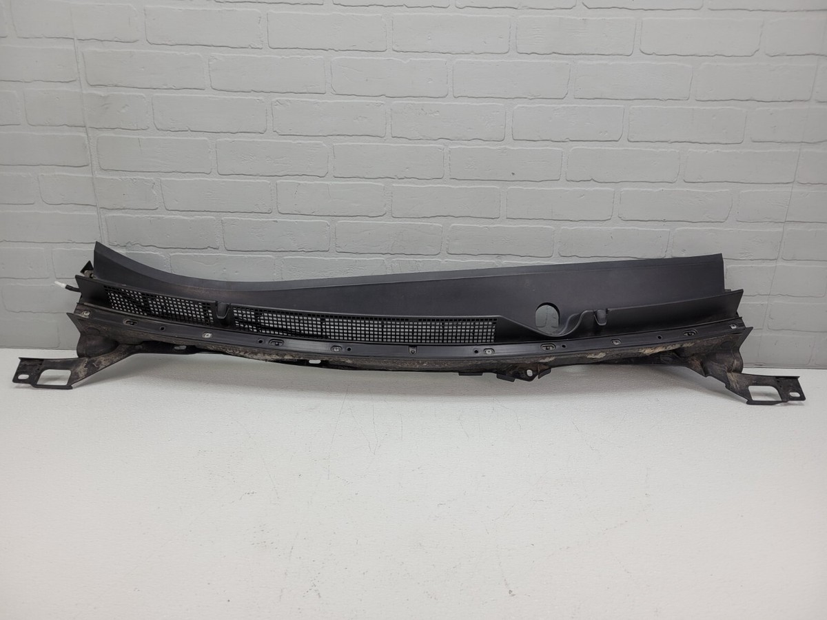 2007-2015 Mazda CX-9 Center Wiper Cowl Lower Windshield Tray Cover