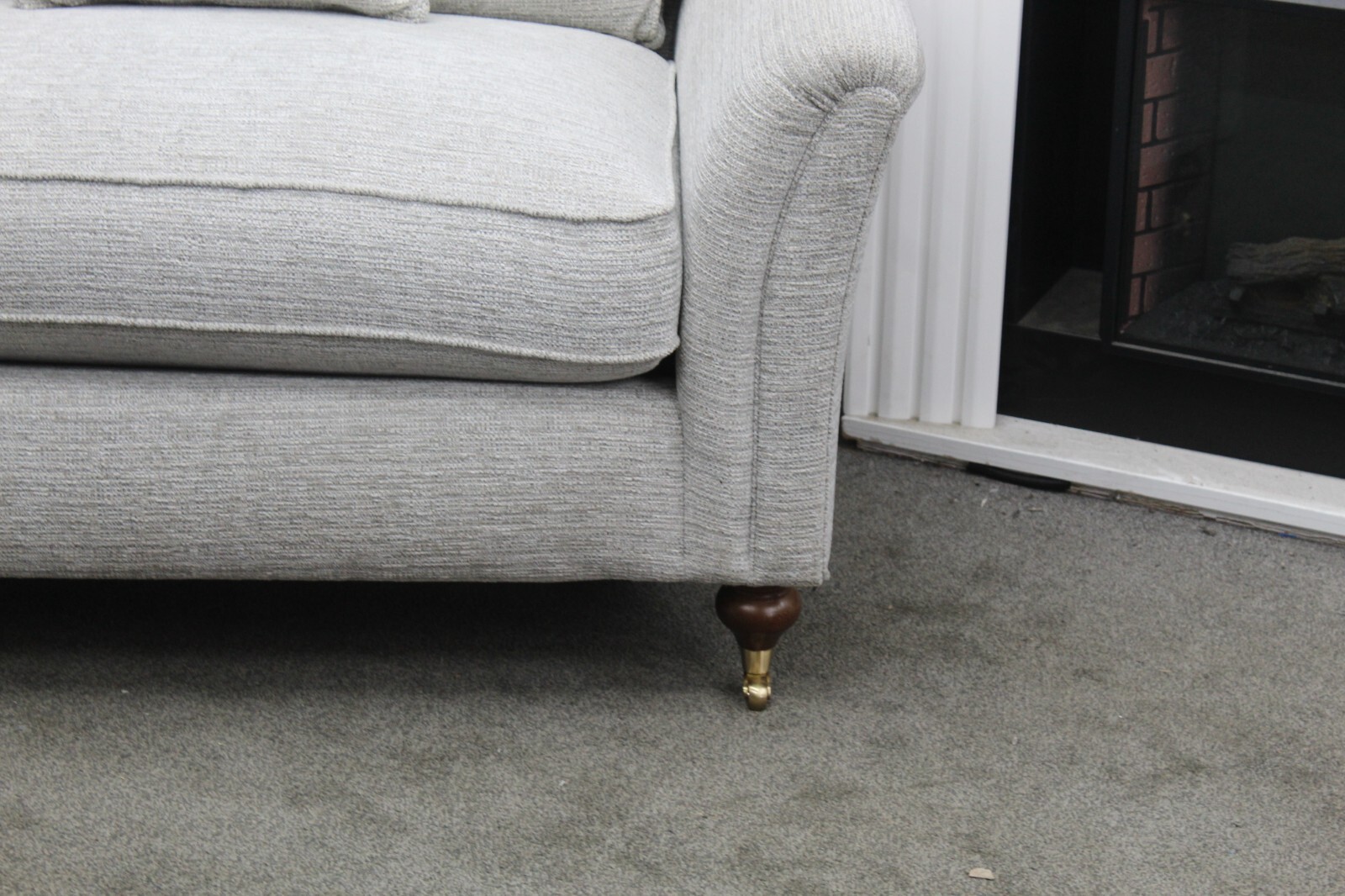 PARKER KNOLL DEVONSHIRE GRAND 4 SEATER SOFA IN NEAUTRAL FABRIC. RRP £