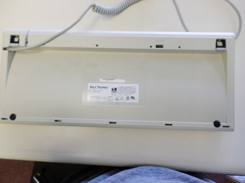 Vintage KeyTronic E03601 Clicky Mechanical Keyboard E03601QL-C Retro White E11 - Picture 4 of 6