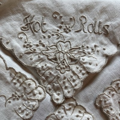 Linen Hot Rolls Bun Embroidered Biscuits Bread Basket Liner Vintage Doily
