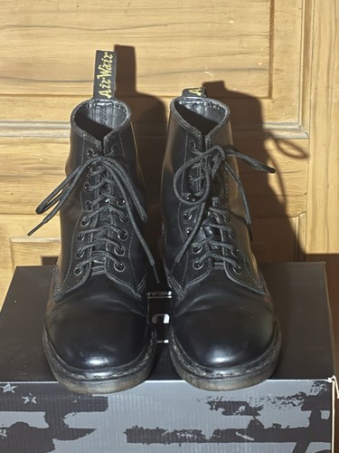 Dr Marten 8 Eyelet Boots