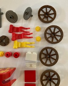 2 Lego Castle Lion Knights: 6021 JOUSTING KNIGHTS & 6039 TWIN ARM LAUNCHER- 100%