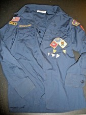 Boy Scouts of America boys Sh Sleeve Button down Shirt with Patches Large PA 16