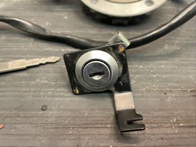 M 2011 Kawasaki Ninja ZX10R ignition, gas cap, seat lock