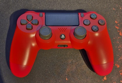 DualShock Wireless Controller (PS4) - Magma Red (Defekt)