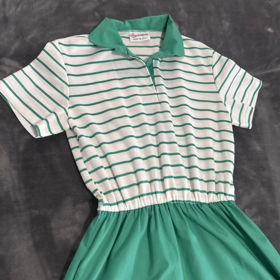 De colección "The Sportsdress" de Sears, verde, blanco La talla es más pequeña. Ver medidas. Foto 2 de 4