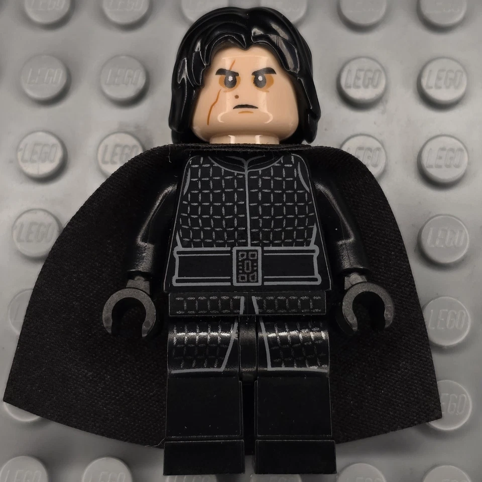 Lego Star Wars Minifigure SW1061 Supreme Leader Kylo Ren - Image 4 of 4