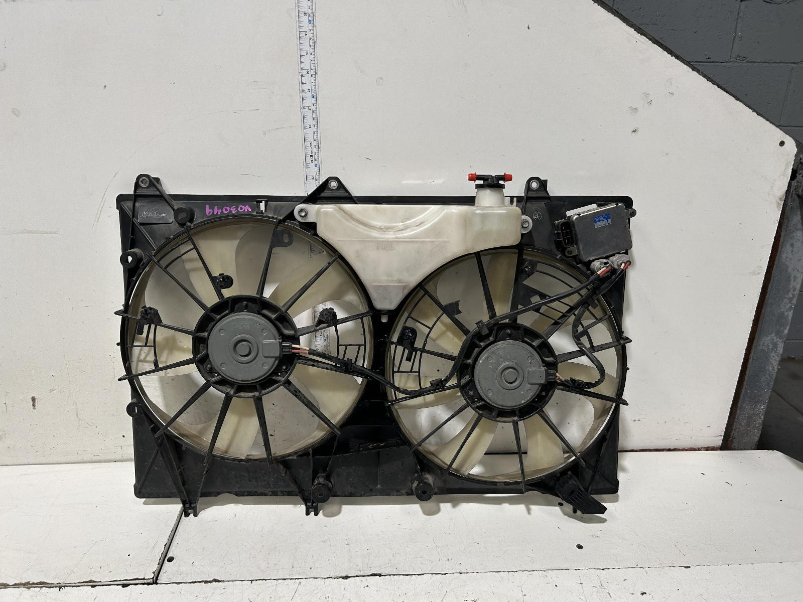 Toyota Kluger Fan Assembly with Overflow Bottle GSU40 05/2007-02/2014