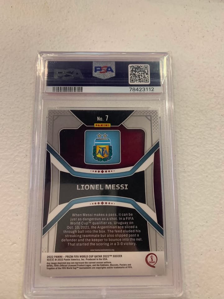 2022 Prizm World Cup #7 Lionel Messi PSA 9 Argentina view 2