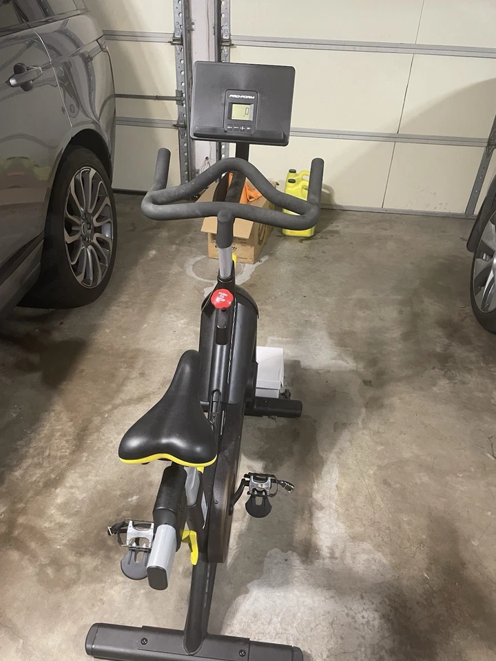 Bicicleta estática vertical ProForm Tour de France TDF CBC para ciclismo de interior Foto 3 de 4