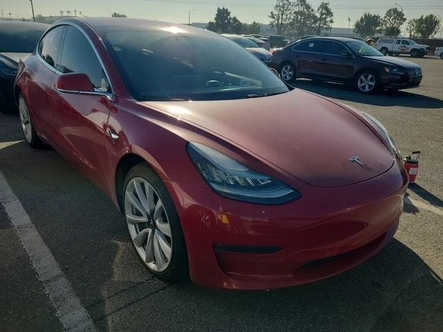 Tesla Model 3 2018 largo alcance Foto 4 de 4