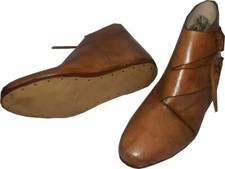 Viking boots Renaissance boots Leather toggle boots Medieval boots