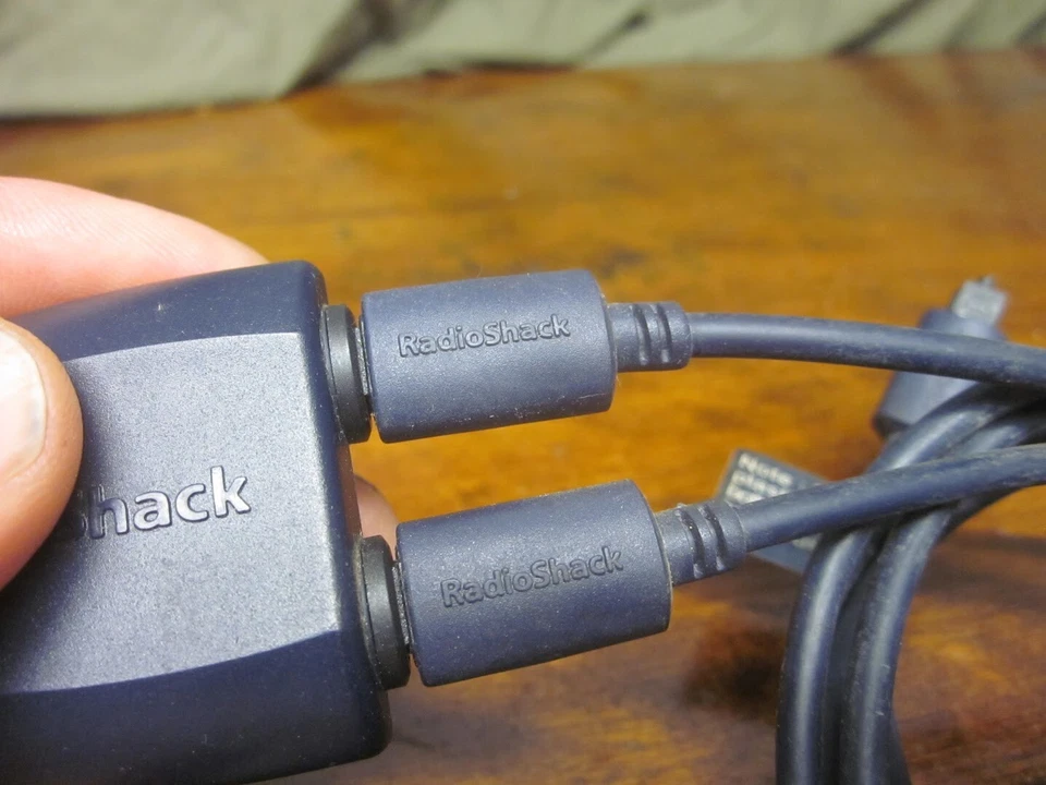 Radio Shack TOSLINK Signal Splitter Adapter - Image 4 of 4