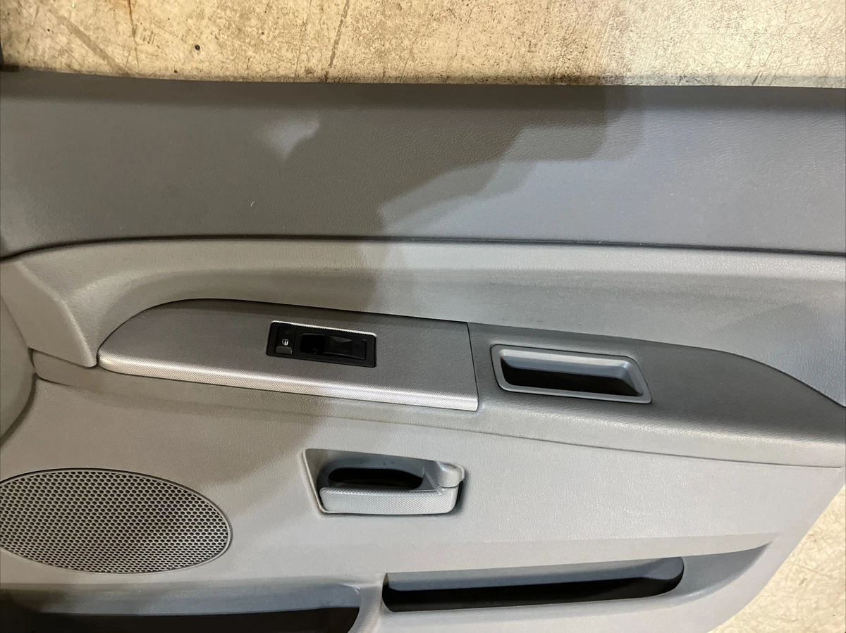 2005 jeep grand cherokee door panel deals