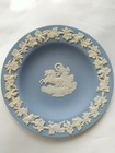 Wedgewood Jasperware Blue Small Dish Vintage white raised Chariot & Horses — photo 1