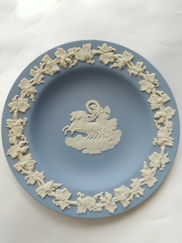 Wedgewood Jasperware Blue Small Dish Vintage white raised Chariot & Horses