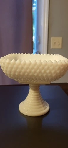 Vintage L.E. Smith Diamond pattern milk glass compote
