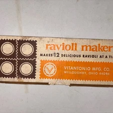 Vintage Vitantonio Ravioli Pierogi Canapes Maker, Model 512 w/ Original Box, USA