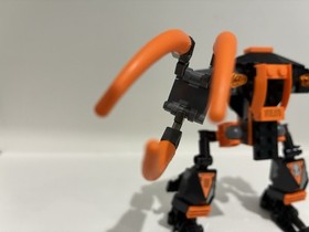 2007 LEGO Exo-Force Exo 8101 Claw Crusher And 8100 Cyclone Defender Not Complete