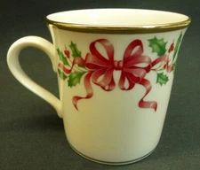 Vintage Lenox Holiday Holly Red Ribbon Bow Gold Trim Mug Accent Collection