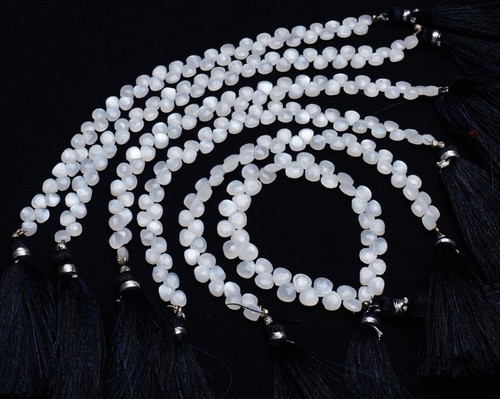 Natural Gemstone White Moonstone 5mm Size Faceted Heart Shape Briolettes 6" - Picture 2 of 6