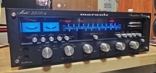 MARANTZ 2250B VINTAGE AM/FM STEREO RECEIVER - FULLY RECCAPED - Picture 2 of 13