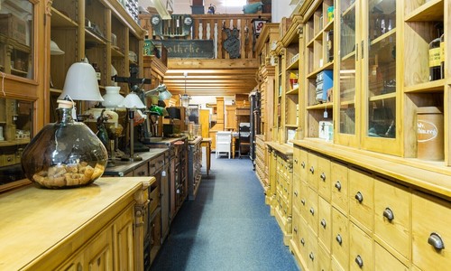 schöner schmaler Landhaus Eckschrank, Vitrine in Weichholz massiv, "Antik-Lux" - Bild 8 von 10