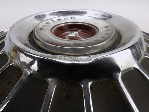 Vintage 1967 Ford Mustang Hub Cap, Center Logo, 14". Wall Decoration (Damaged) - Picture 5 of 10