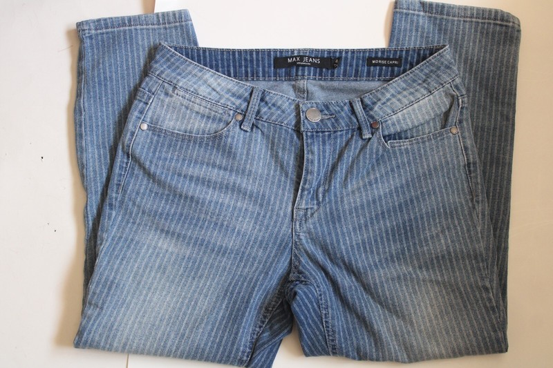Max Jeans~Blue Skinny Mid Rise Striped Denim Capri Jeans size 4