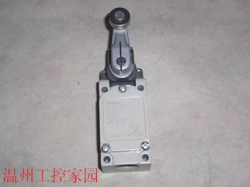 1pcs Used WLCA2-2N OMRON travel switch