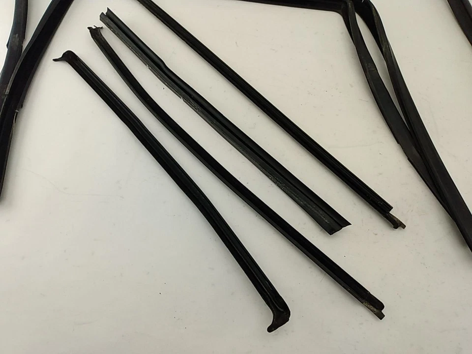 Juego de sellos de moldura de ventana de puerta delantera y trasera Volvo V70 XC70 para 2001 2002 2003 Foto 4 de 4