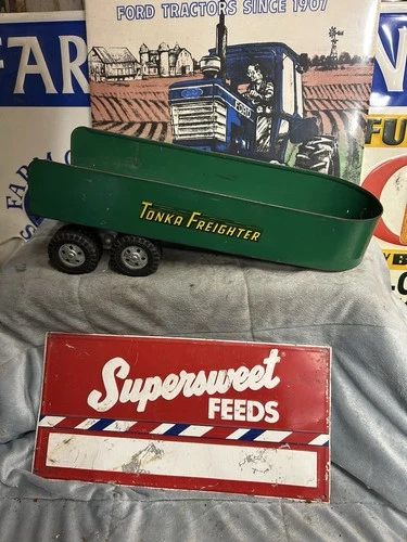 VINTAGE TONKA FREIGHTER METAL TRAILER