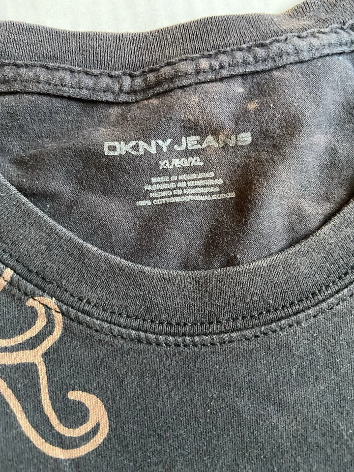 Camiseta De Colección Y2K DKNY Para Hombres Gráfica Cobra Talla XL Negra Estampado Serpiente Ropa de Calle Foto 4 de 4