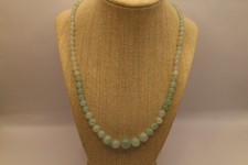 JADEITE BEAD NECKLACE