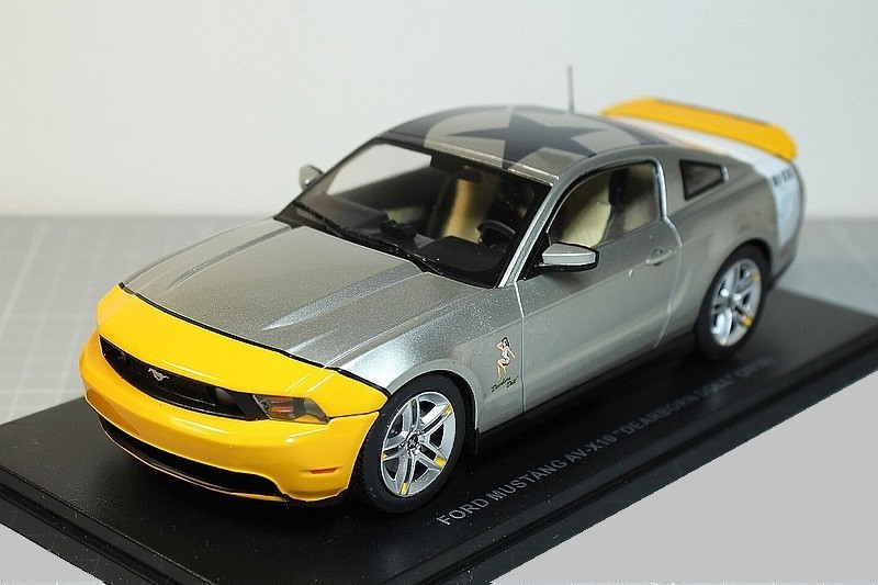 Ford Mustang miniature 1/24 Altaya N°41 voiture de collection 2010